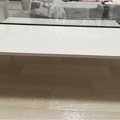 テーブル　
