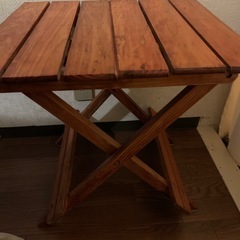 木製折りたたみテーブルの画像
