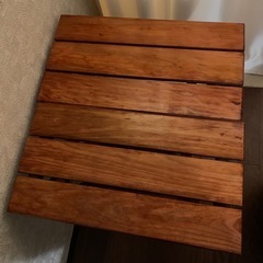 木製折りたたみテーブルの画像