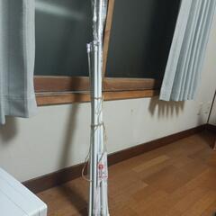 つっぱり棒　たくさん