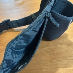 ご相談中)NIKEナイキジョギング用ドリンクホルダー美品の画像