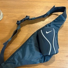 ご相談中)NIKEナイキジョギング用ドリンクホルダー美品