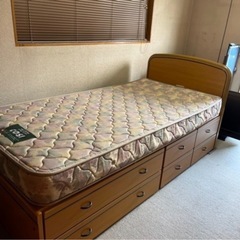 収納付きシングルベッド、マットレスの画像