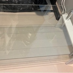 ガラステーブル
