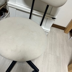 無印の回転式チェア
の画像