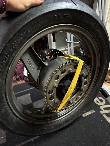 gpz900r 純正18インチホイール