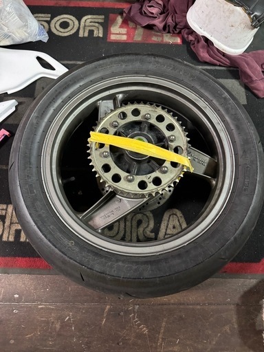 gpz900r 純正18インチホイール