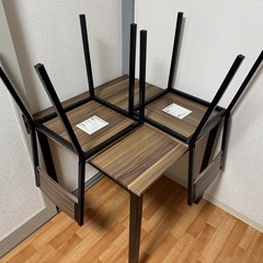 ダイニングテーブル【イス2つ付】の画像