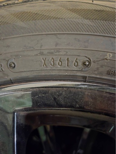 　マツダ　MPV23T スタッドレスタイヤ　215/60R17