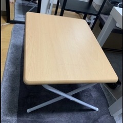 折りたたみテーブル