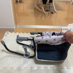 テーブル掛け用ベビーチェアの画像