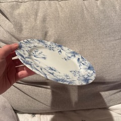 ((取引中))T & T TABLE COLLECTION 青い花柄平皿の画像