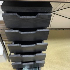 投稿全家具、家電まとめ売り(L字デスク、引き出し、ディスプレイ引き出し、タワーファン(冷暖兼用)、IKEAチェアー、木製ブラインド(バルコニー窓用)、炊飯器、縦型オーブン)の画像