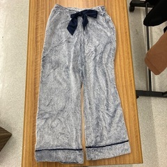 M2503-091 配送不可 GU フリースルームウェア 上下セット サイズ:M 毛玉有りの画像