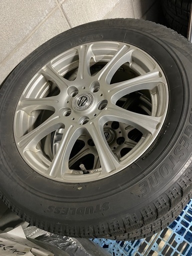 タイヤとホイール 215-60-R16