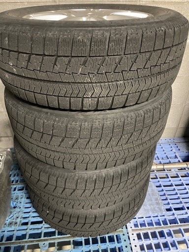 タイヤとホイール 215-60-R16