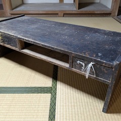 昭和初期まで使用の古い文机　見た目よりも頑丈