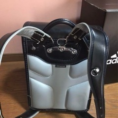 adidasランドセルの画像