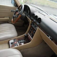 Mベンツ107専門ガレージ―107ランド純正フロントエプロン販売の画像