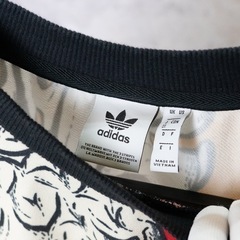 adidas PAKAIAN アディダス トレーナー レディース 男女兼用サイズの画像
