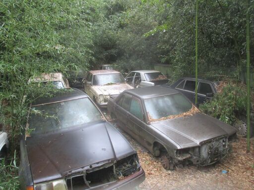 ベンツ190E-20リサイクル外装部品販売―ボンネツト-トランク他