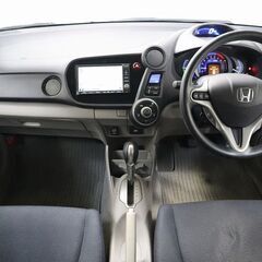【自社ローン対象】ホンダ　インサイト〇コンパクトカー〇HDDナビ〇Bluetooth〇バックカメラの画像