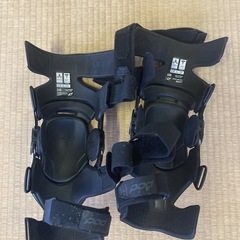 POD ニーブレス　K8 2.0 カーボン　Lサイズの画像