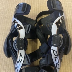 POD ニーブレス　K8 2.0 カーボン　Lサイズの画像