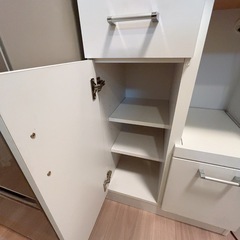 食器棚の画像