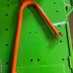 中古品　ARCTIC CAT アッパーアーム　オレンジ　スノーモービル の画像