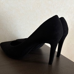 黒　パンプス　ハイヒールの画像