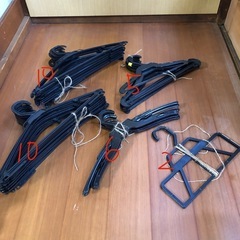 ハンガーおまとめ33本の画像
