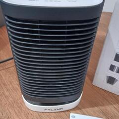 小型電気ファンヒーターの画像