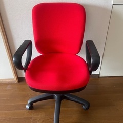IKEAの勉強机２つと　椅子2組の画像