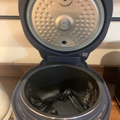 アイリスオーヤマ　炊飯器 3号の画像