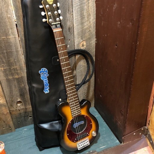 値下げ　ピグノーズ　PIGNOSE エレキギター　アンプ内蔵　ギター　中古　専用ケースあり　音OK 傷あり