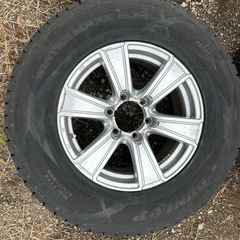 ハイラックスサーフ　ランクル等　スタッドレス　265/70R17 4本の画像