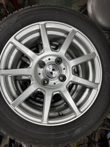 タイヤホイール　スタッドレス　フィット