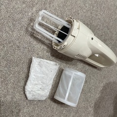 マキタ　コードレス掃除機　充電器付きの画像