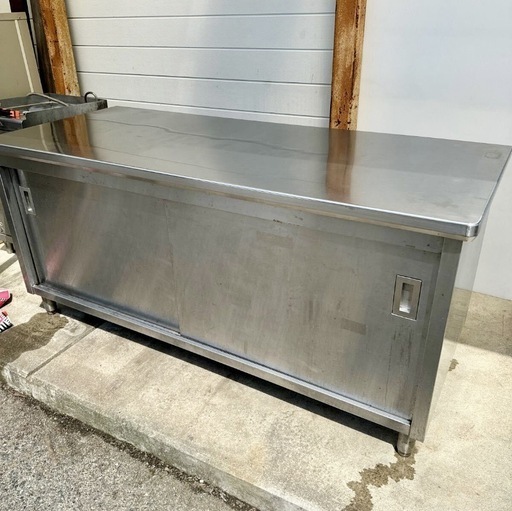 直接引き取り5％OFF 引戸付調理台 幅1800×奥行き750×高さ850ｍｍ ステンレス作業台 戸棚 食器庫 収納 業務用 厨房機器 飲食店 工業用 ガレージ 収納 キッチン 棚 台 テーブル 直接引き取り5％OFF 引戸付調理台 幅1800×奥行き750×高さ850mm