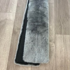 Louis Vuitton グレー ファーマフラー　ヴィトンの画像