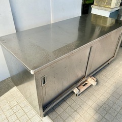 直接引き取り5％OFF 引戸付調理台 幅1800×奥行き750×高さ850ｍｍ ステンレス作業台 戸棚 食器庫 収納 業務用 厨房機器 収納棚 キッチン ガレージ 整備 台 棚　 の画像