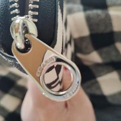 極*超↑美品*さまー✿"✿~新品~*~!!COACH!!白*黒~ギンガムチェック柄~ラウンドファスナー↑↑長財布~レディース~!!の画像