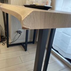 ダイニングテーブルの画像