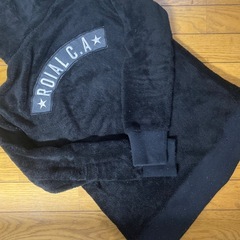 ROYAL C A ブラック　パーカー