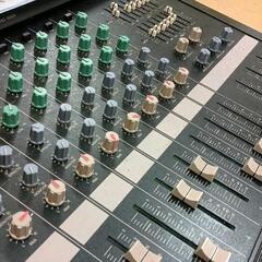 0304-110 yamaha em2820　パワードミキサーの画像
