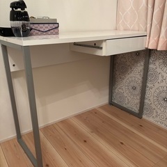 テーブル