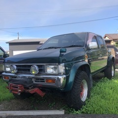 ダットサン　4人乗り　4WD の画像