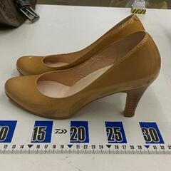 0304-275 エイゾーエナメルパンプス　22.5cmの画像