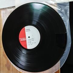 他で売れました。【LPレコード】しばたはつみ/ボイセスVOICES 帯付き・サイン付きの画像